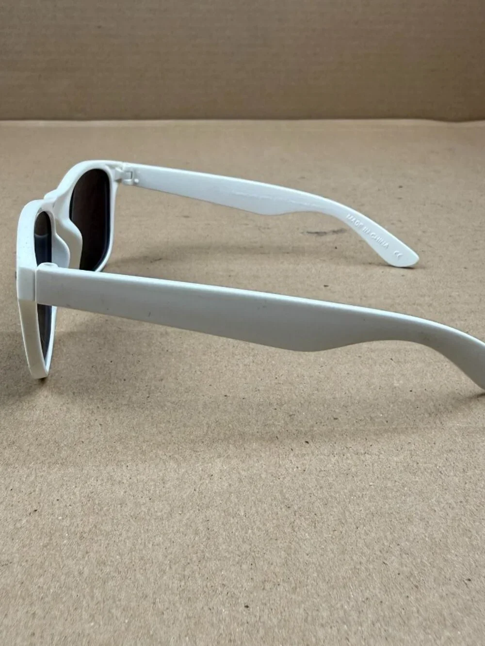 Metro by T-Mobile White Sunglasses 100% Recycled Material DAMAGE Minor Scratches